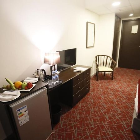 The Signature Hotel Amman Exterior photo
