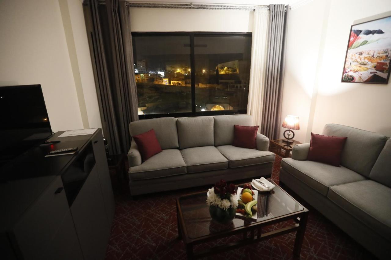 The Signature Hotel Amman Exterior photo